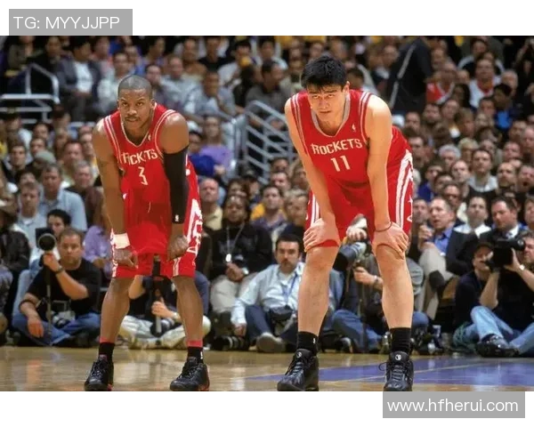 姚明与许海的传奇友谊:从篮球场到人生舞台的精彩旅程 姚明与许海的传奇友谊:从篮球场到人生舞台的精彩旅程