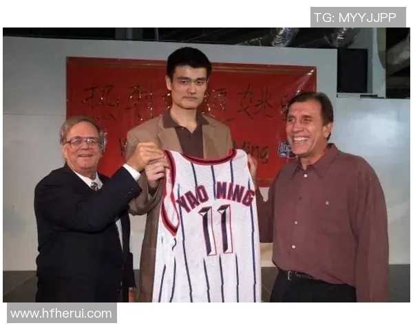 姚明身材是否偏胖的真相揭秘与篮球运动员体型的探讨