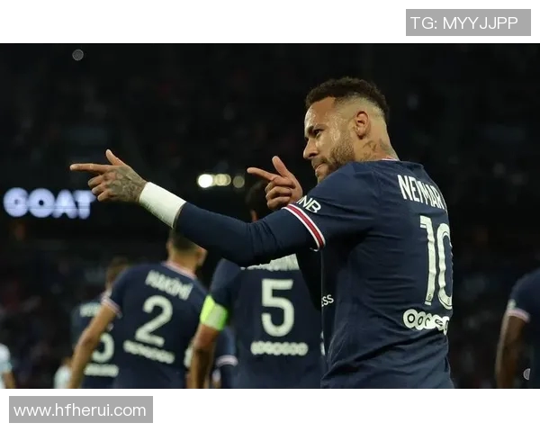 巴黎圣日耳曼2-0击败曼联，梅开二度的内马尔射入制胜球，领先红魔4分！